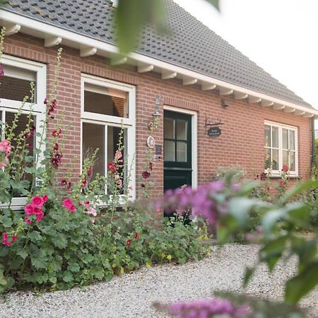 Broeks' Bed En Brood Bed & Breakfast Meerkerk Exterior photo